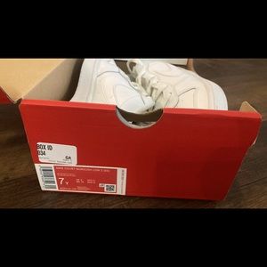 Nike Court Borough Low 2